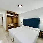 Apartamentos Frontera *