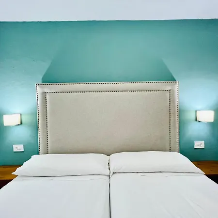 Apartamentos Frontera