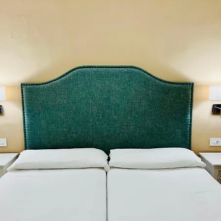 Apartamentos Frontera