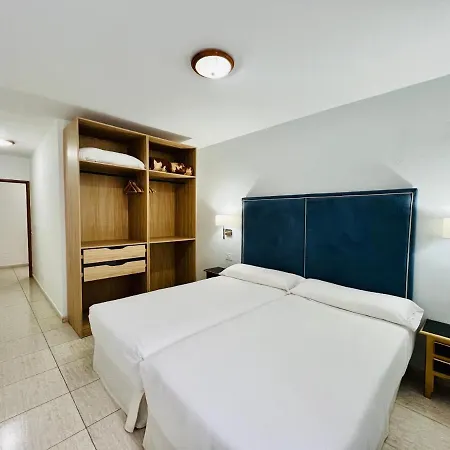 Apartamentos Frontera *
