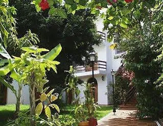 Apartamentos Frontera *